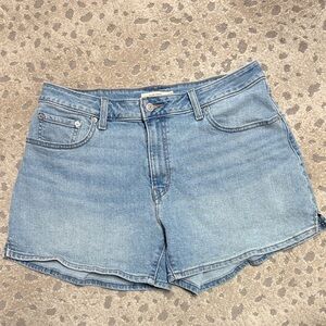 Levi’s Shorts size 32 EUC Worn twice